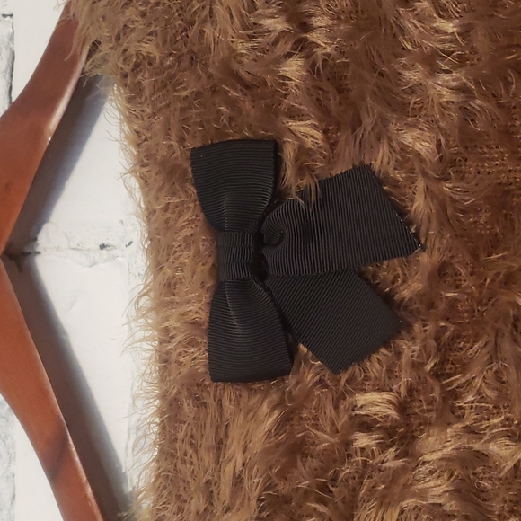 Lux faux fur sweater with black bow Kate spade size L - Picture 4 of 4